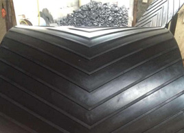 閉口花紋輸送帶